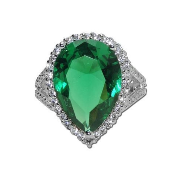 925 Silver Emerald Pear Cut Ring - Picture 1 of 7